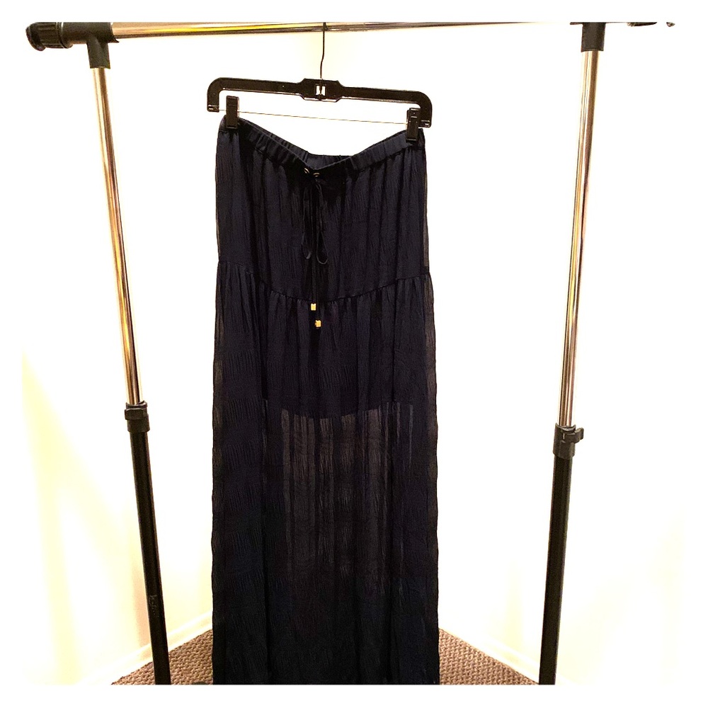 Long navy maxiskirt